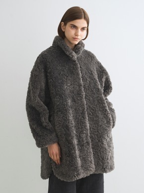 Upcycled eco fur middle coat｜スリードッツ オフィシャルオンライン