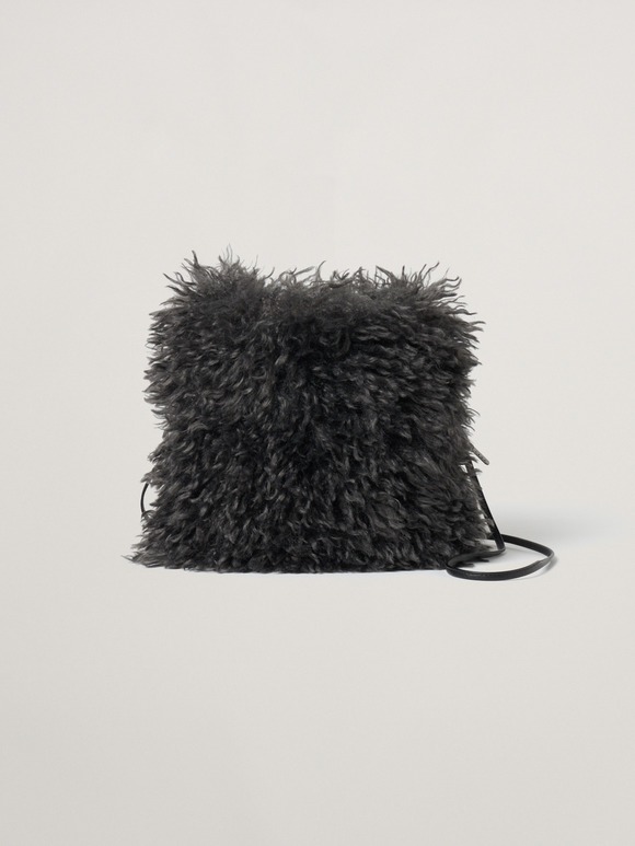 Wavy fur bag