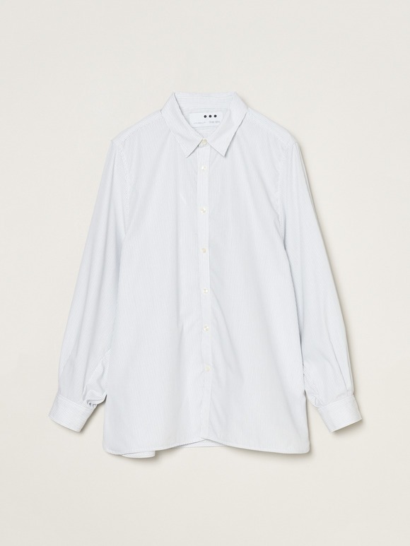 Broad loose shirt