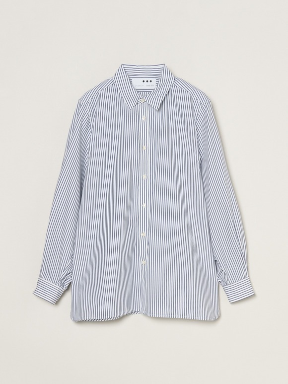 Broad loose shirt