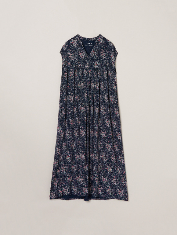 Travel line dress
